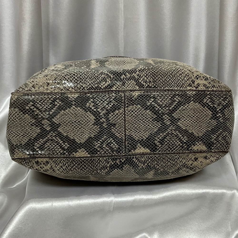 Michael Kors beige/black snake skin larger satchel MIK005   18-H3d - Picture 5 of 11